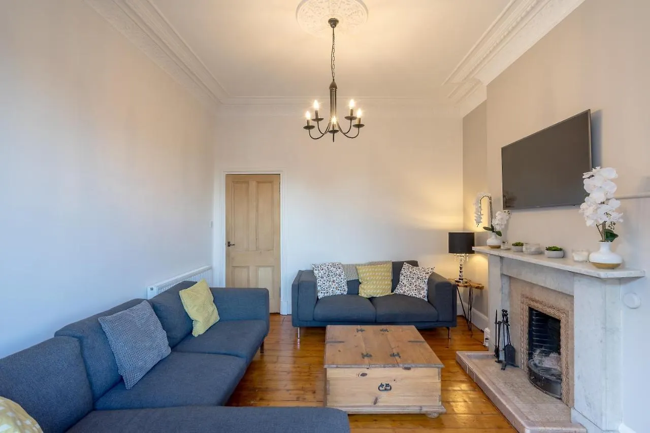 Edinburgh Serviced Apartment
