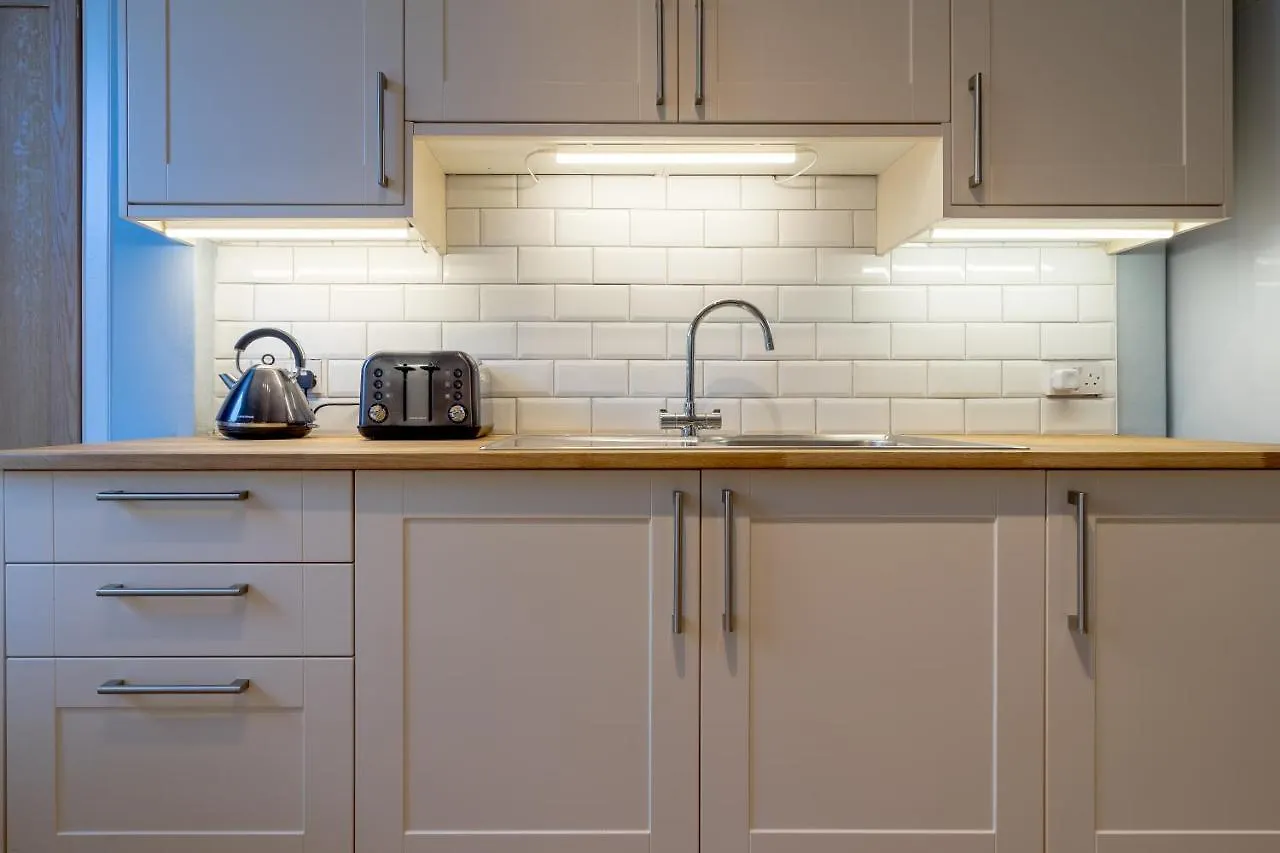 Edinburgh Serviced Apartment 0*,