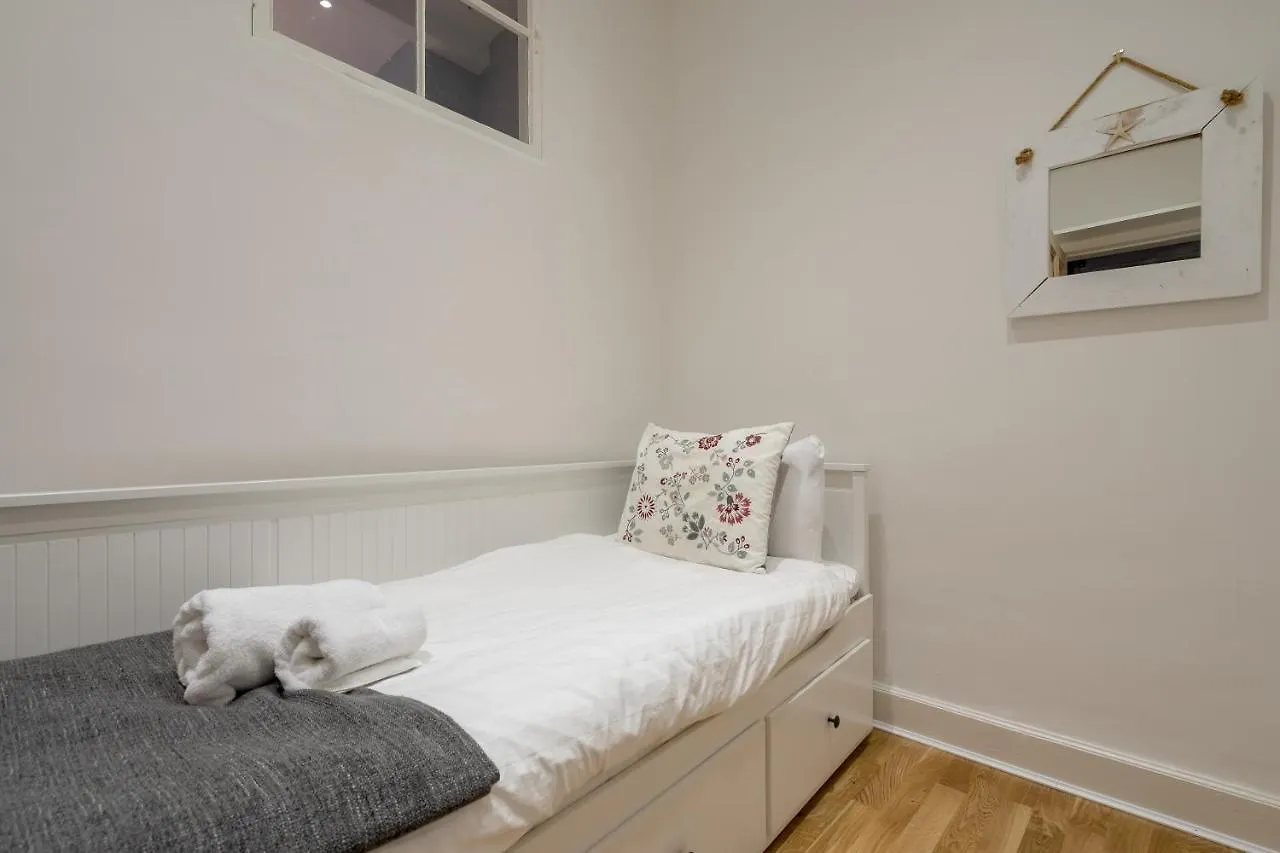 Edinburgh Serviced Apartment