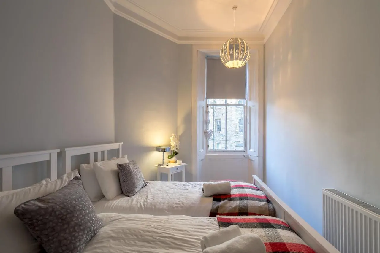 Edinburgh Serviced Apartment