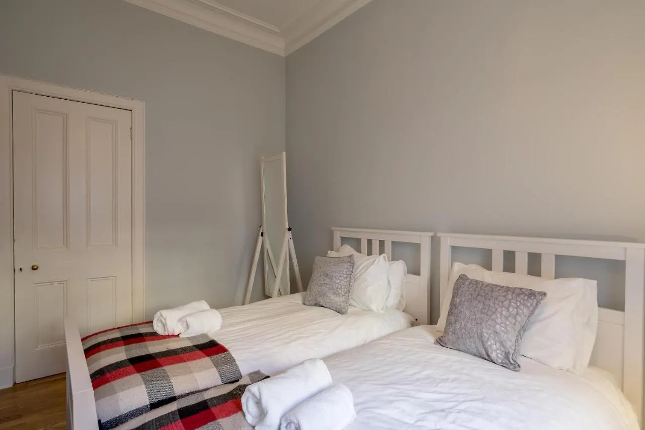 Edinburgh Serviced Apartment